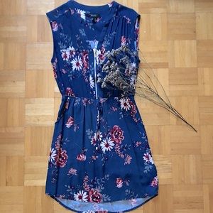 Navy floral summer dress with pockets and zipper front